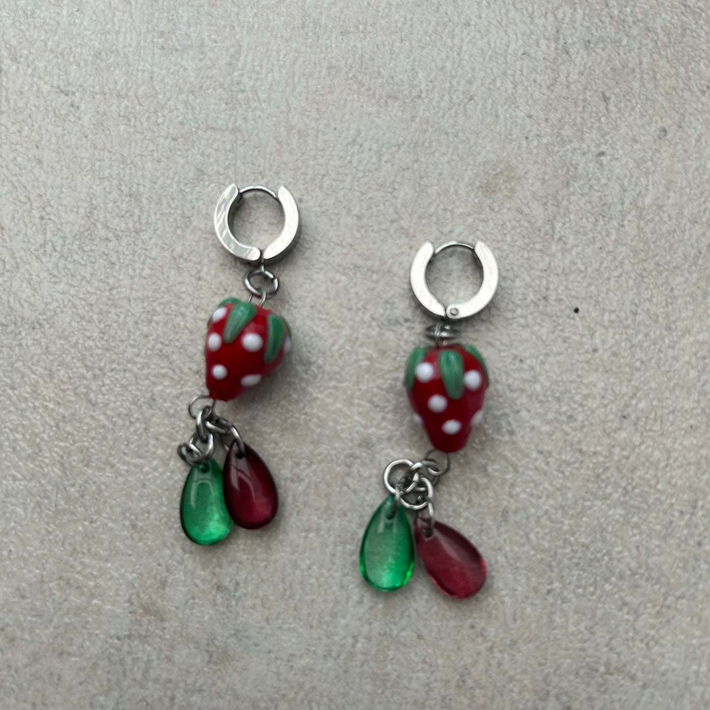 Stainless steel glass strawb earrings