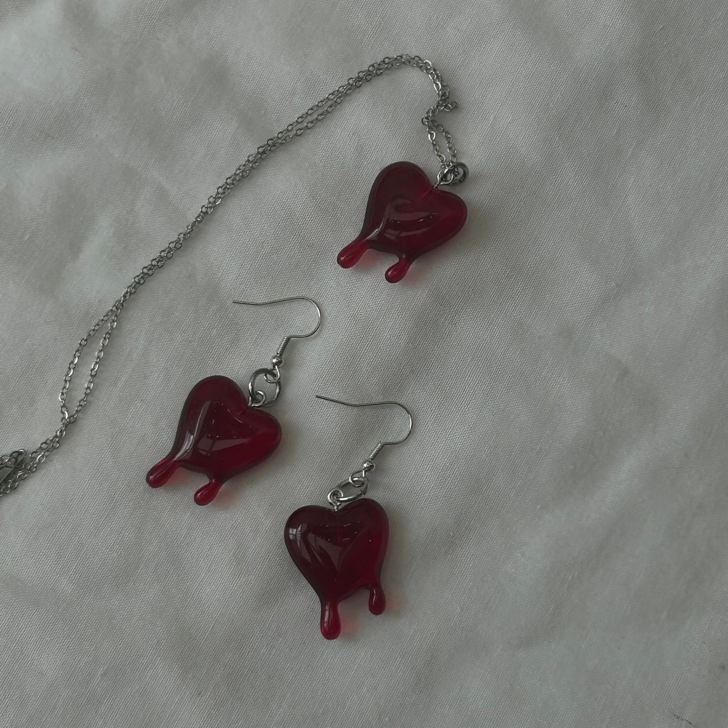 Red gory heart necklace set