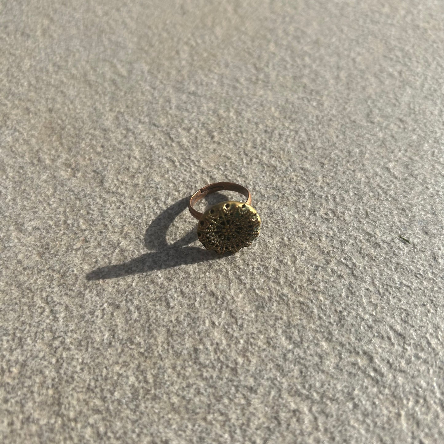 Brown flower ring