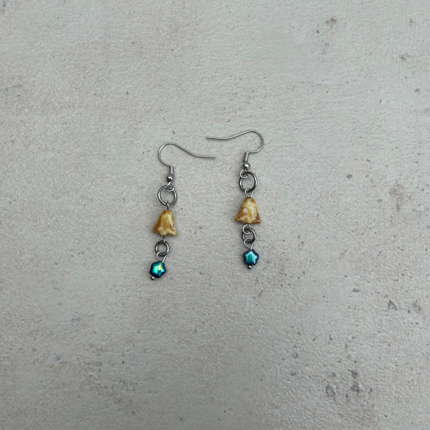 Flower star earrings