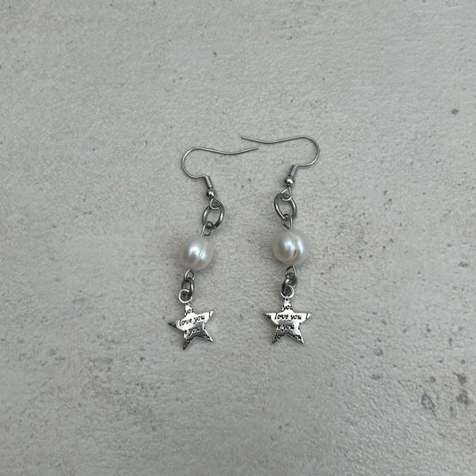 Freshwater pearl love you star earrings