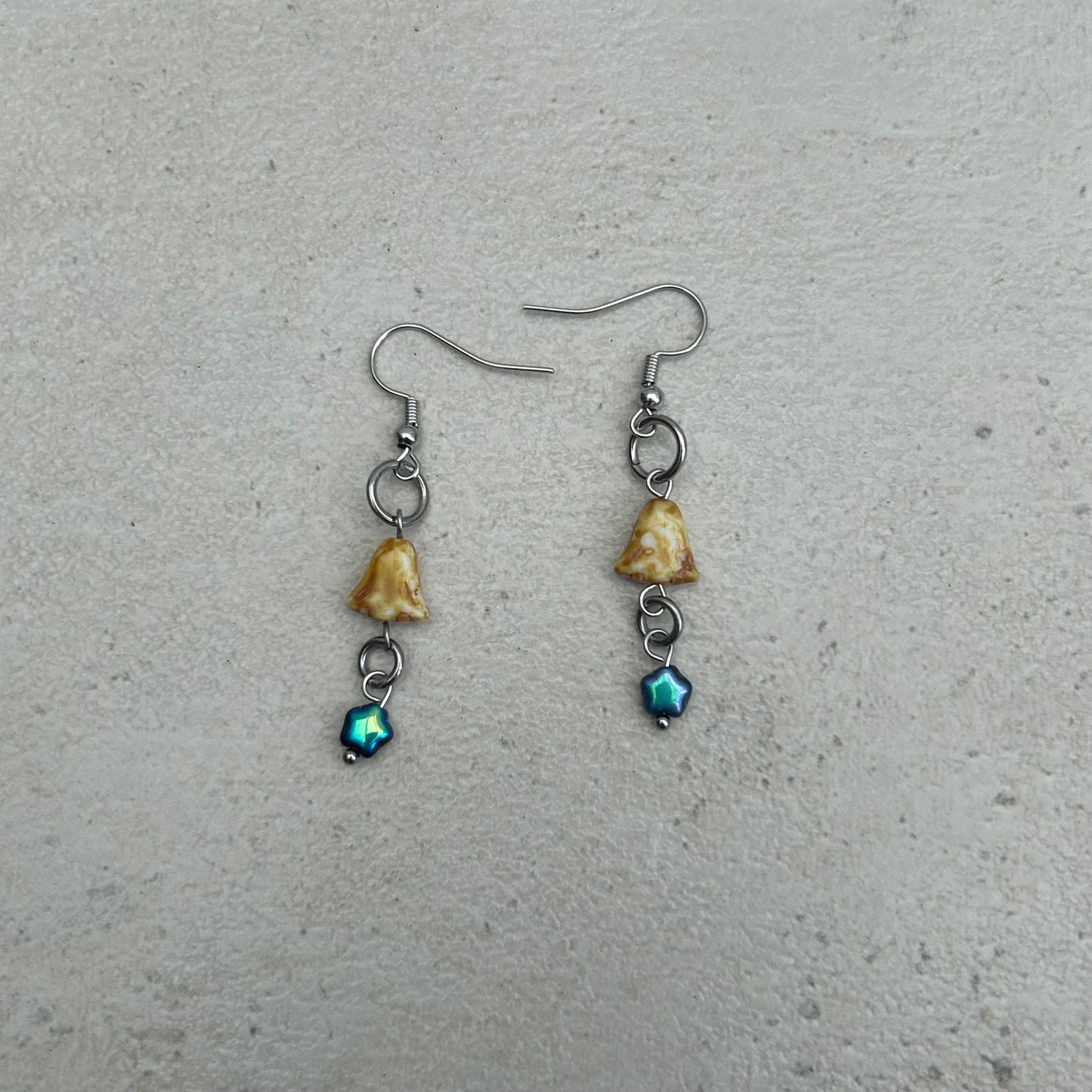 Flower star earrings