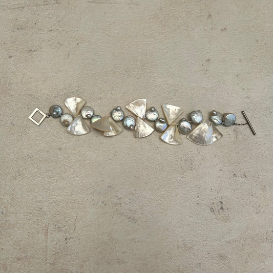 Freshwater pearl preloved bracelet