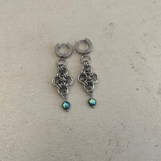 Chainmail star stainless steel huggies