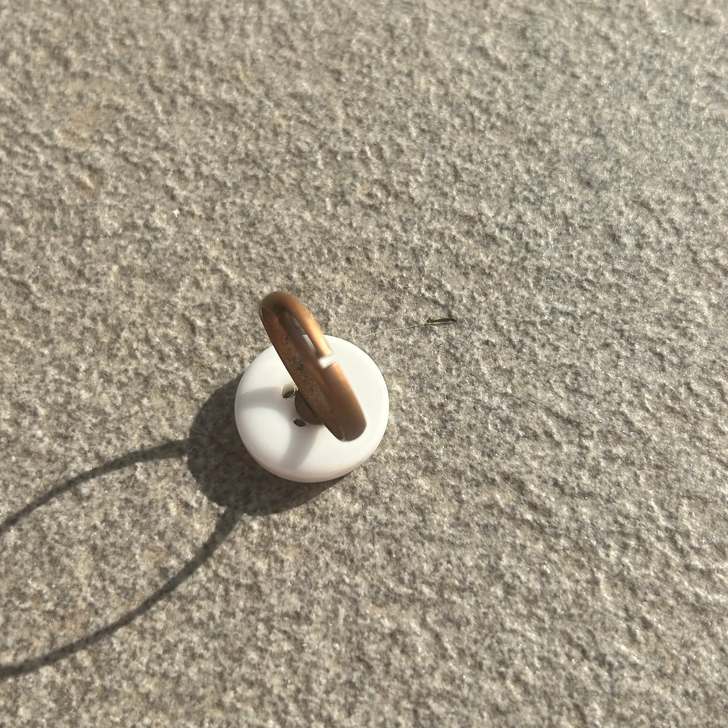 White button ring