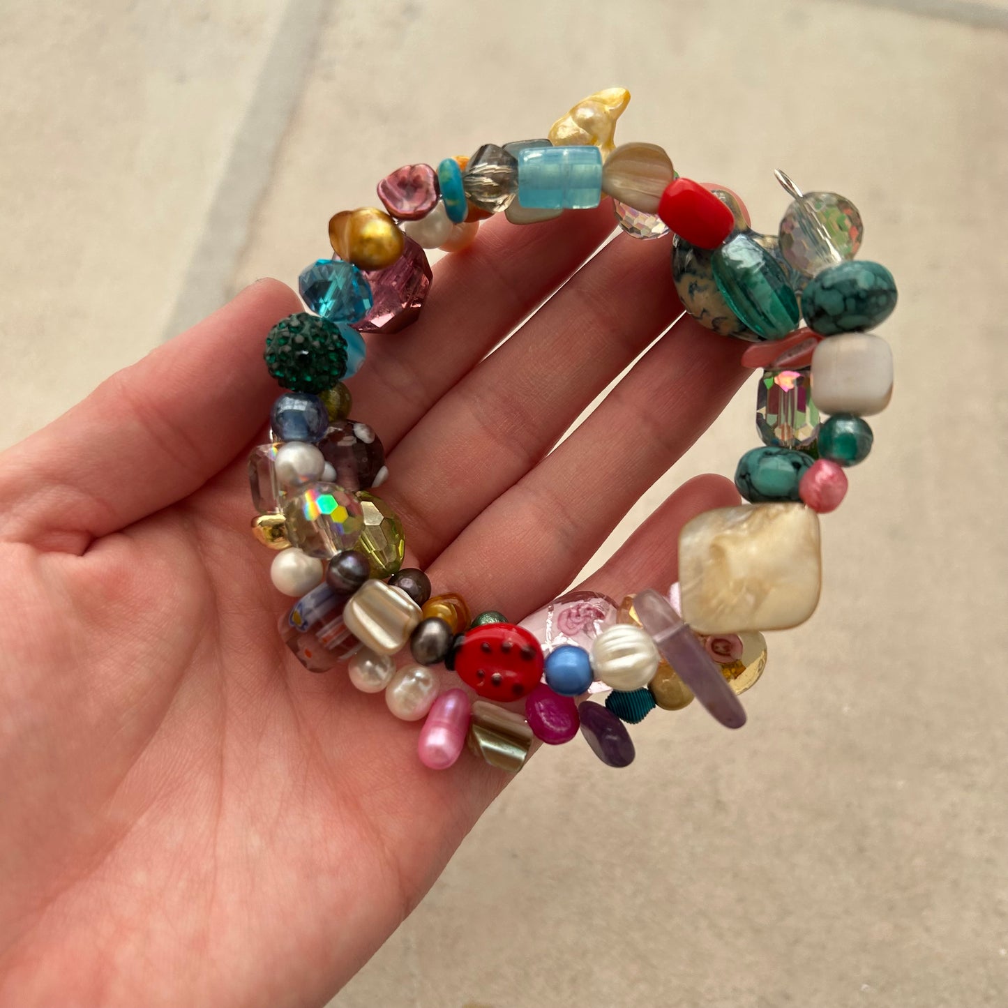 Memory wire glass beaded freshwater pearl bracelet