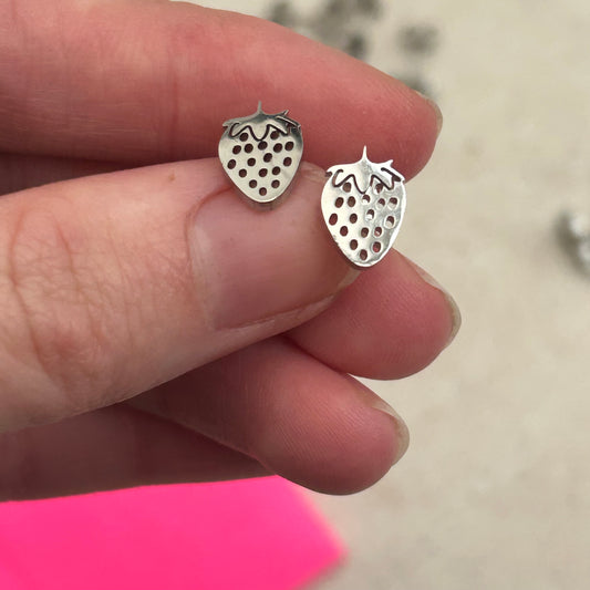 stainless steel strawberry studs