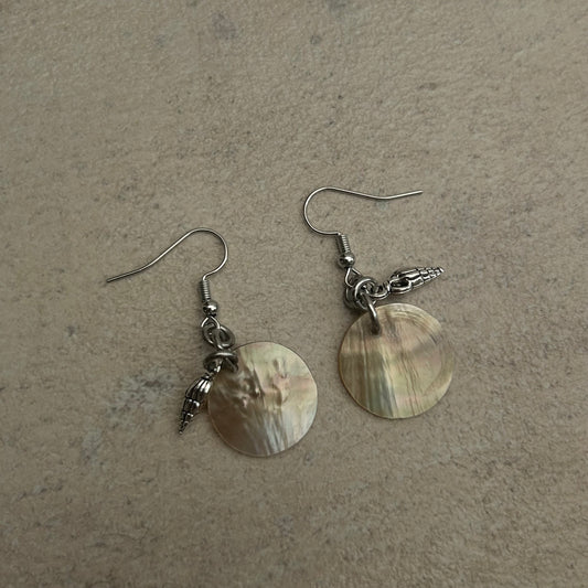 Shell mother of pearl earrings