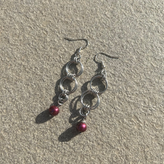 Chainmail hoop pearl earrings