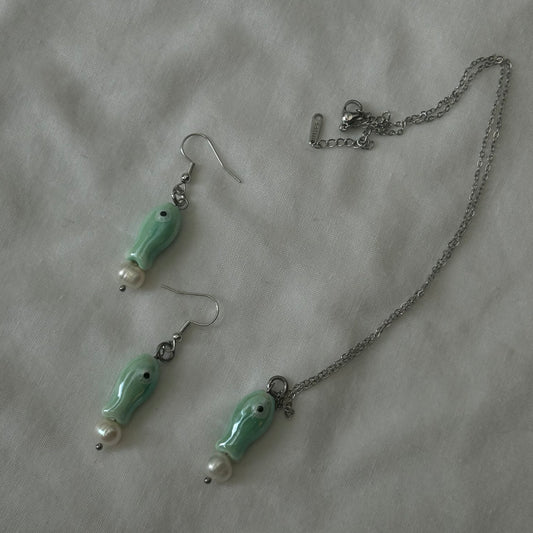 Teal ceramic fish necklace set