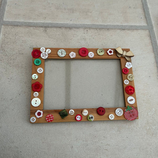 tomato and bow vintage upacyled frame
