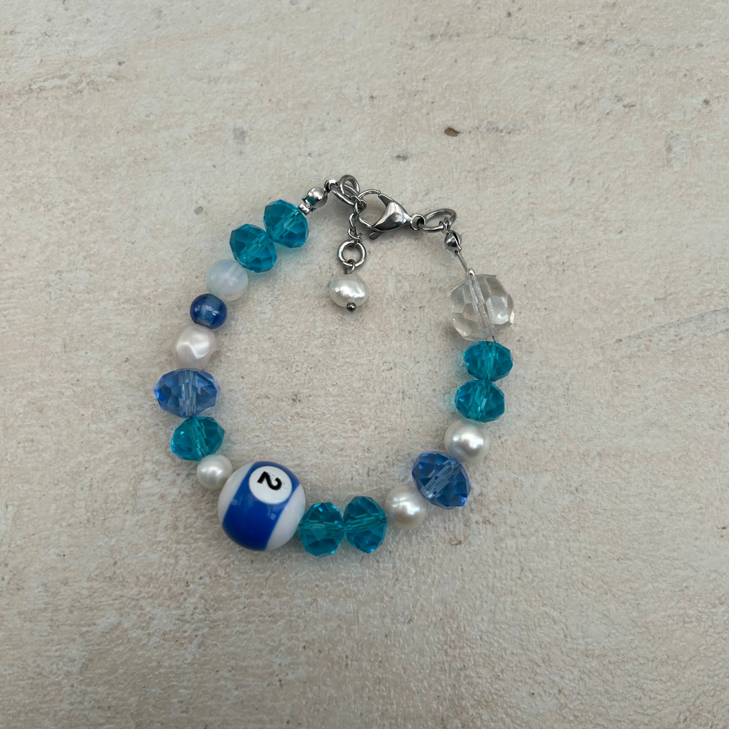 Blue glass beaded bracelet