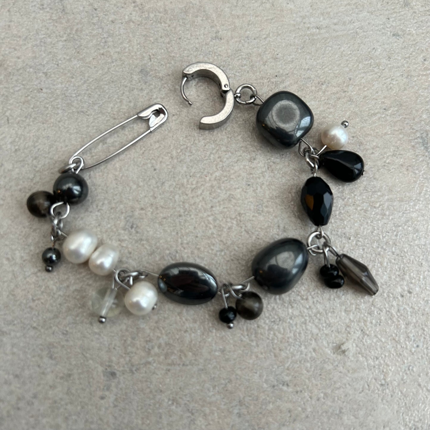 Black cluster clutter bravely