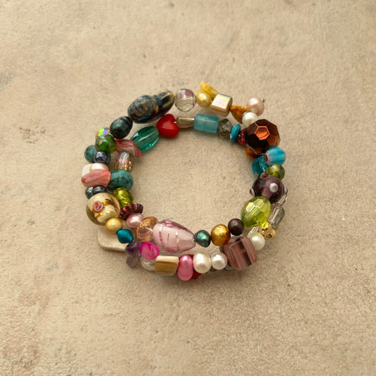 Memory wire glass beaded freshwater pearl bracelet