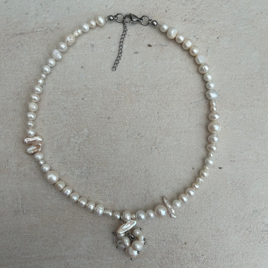 golden retriever freshwater pearl necklace