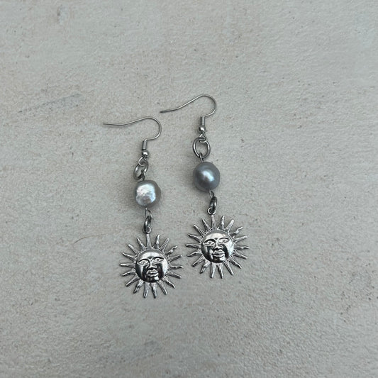 Freshwater pearl sun earrings