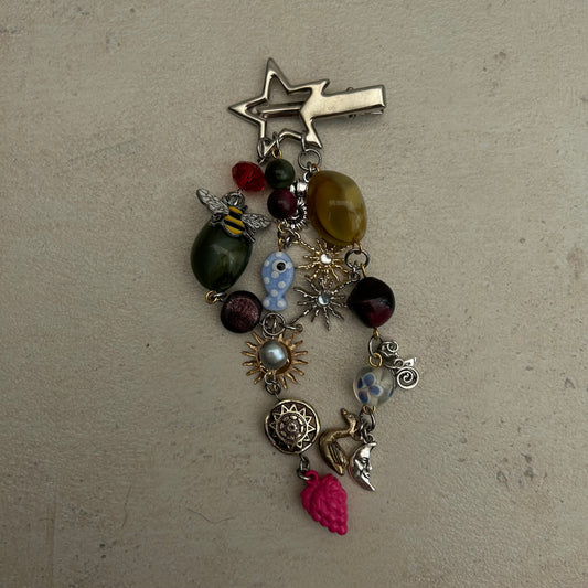 Cluster clutter fish berry clip