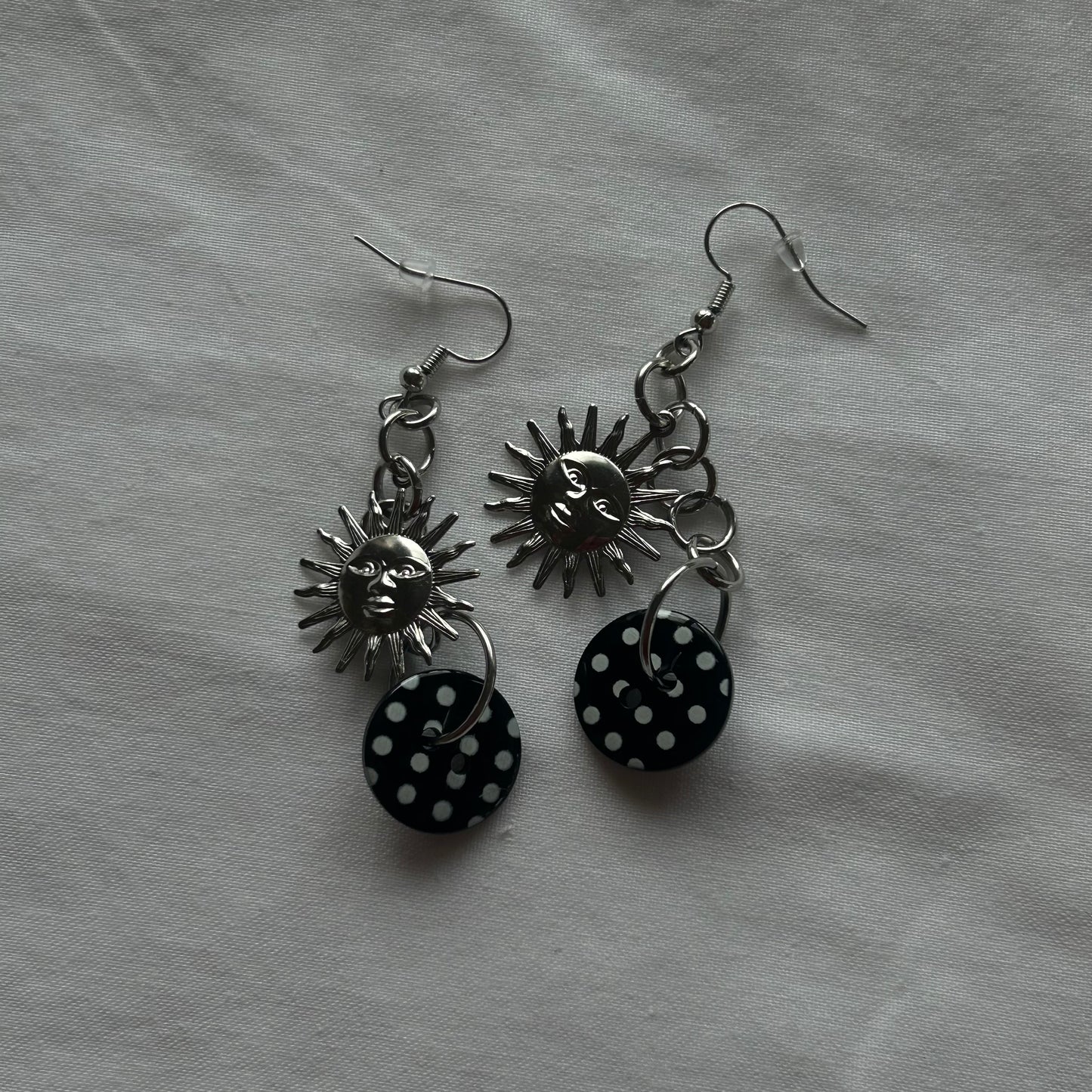 Sun polka dot earrings