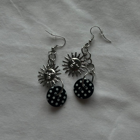 Sun polka dot earrings