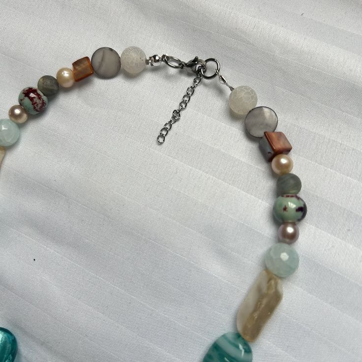 'Lara' puffy heart and chunky beaded necklace